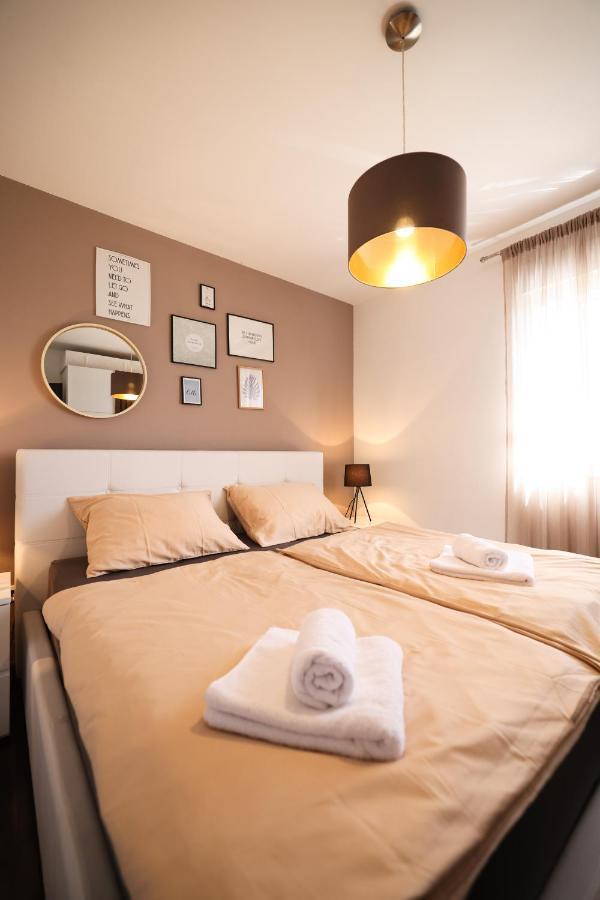 Aurora Apartment